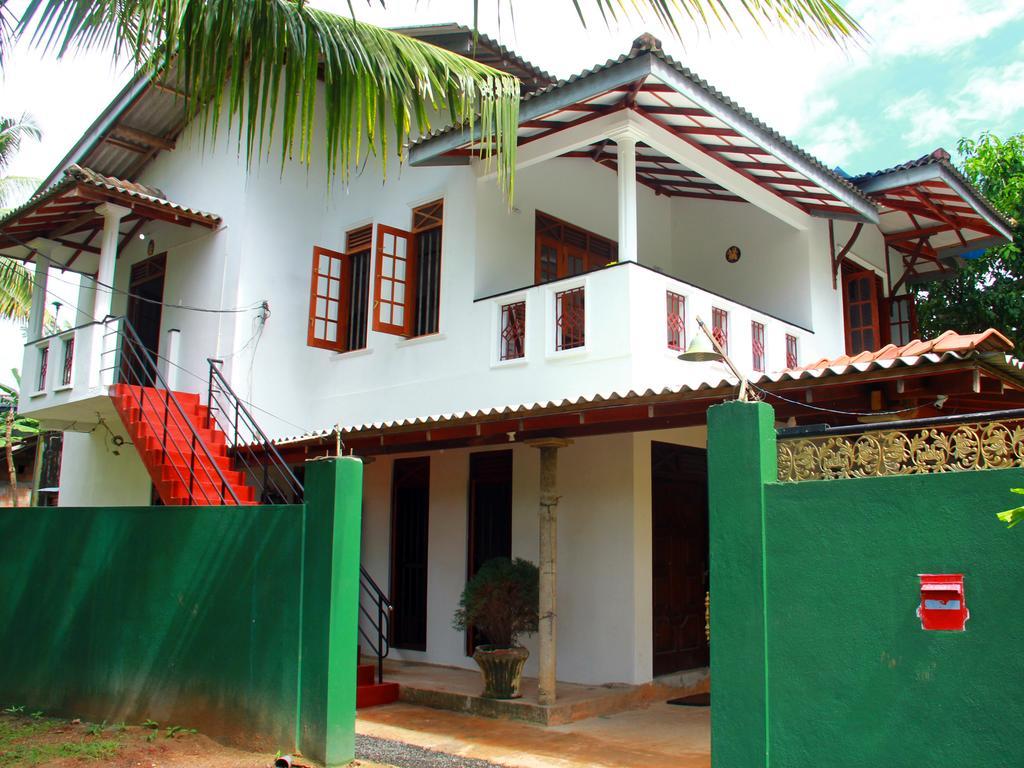 Sethun House Otel Mirissa Oda fotoğraf