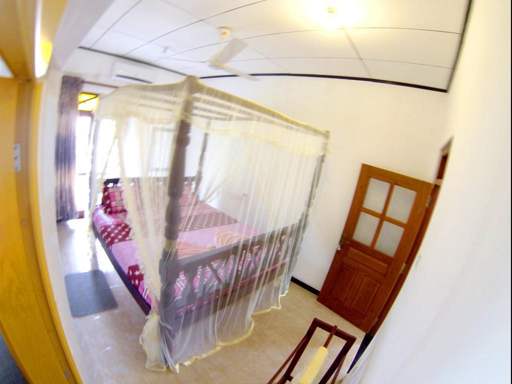 Sethun House Otel Mirissa Oda fotoğraf